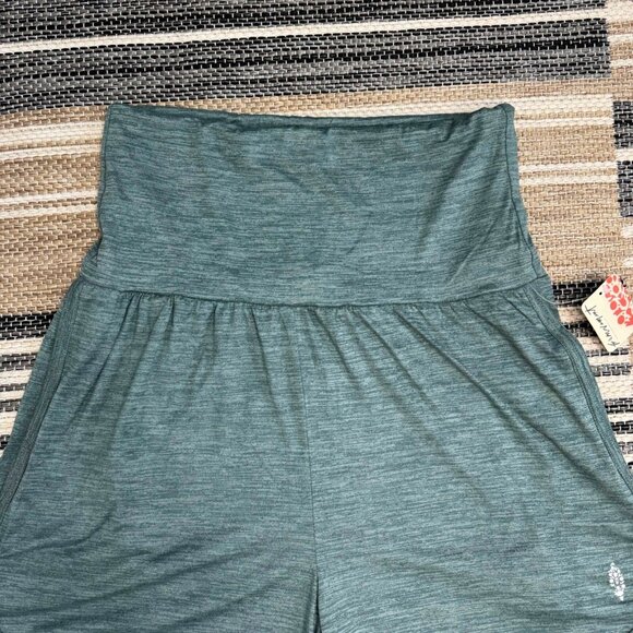 Free People Movement Sublime Rebound Shorts Relaxed Mid Rise Frosted Pine Small - Picture 3 of 14
